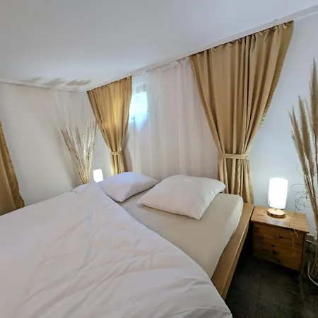 In Vienna Suburbs - 40 Min From Vienna Center Traiskirchen