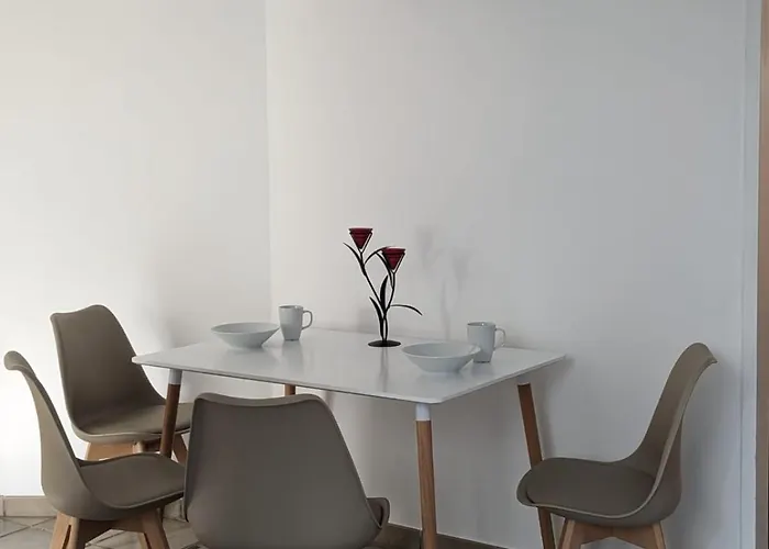 In Vienna Suburbs - 40 Min From Vienna Center *