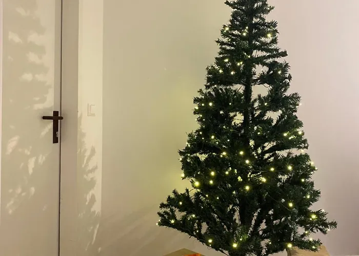 Apartman In Vienna Suburbs - 40 Min From Vienna Center