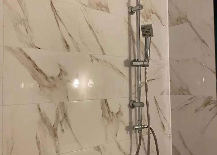 In Vienna Suburbs - 40 Min From Vienna Center