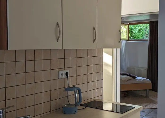 In Vienna Suburbs - 40 Min From Vienna Center *